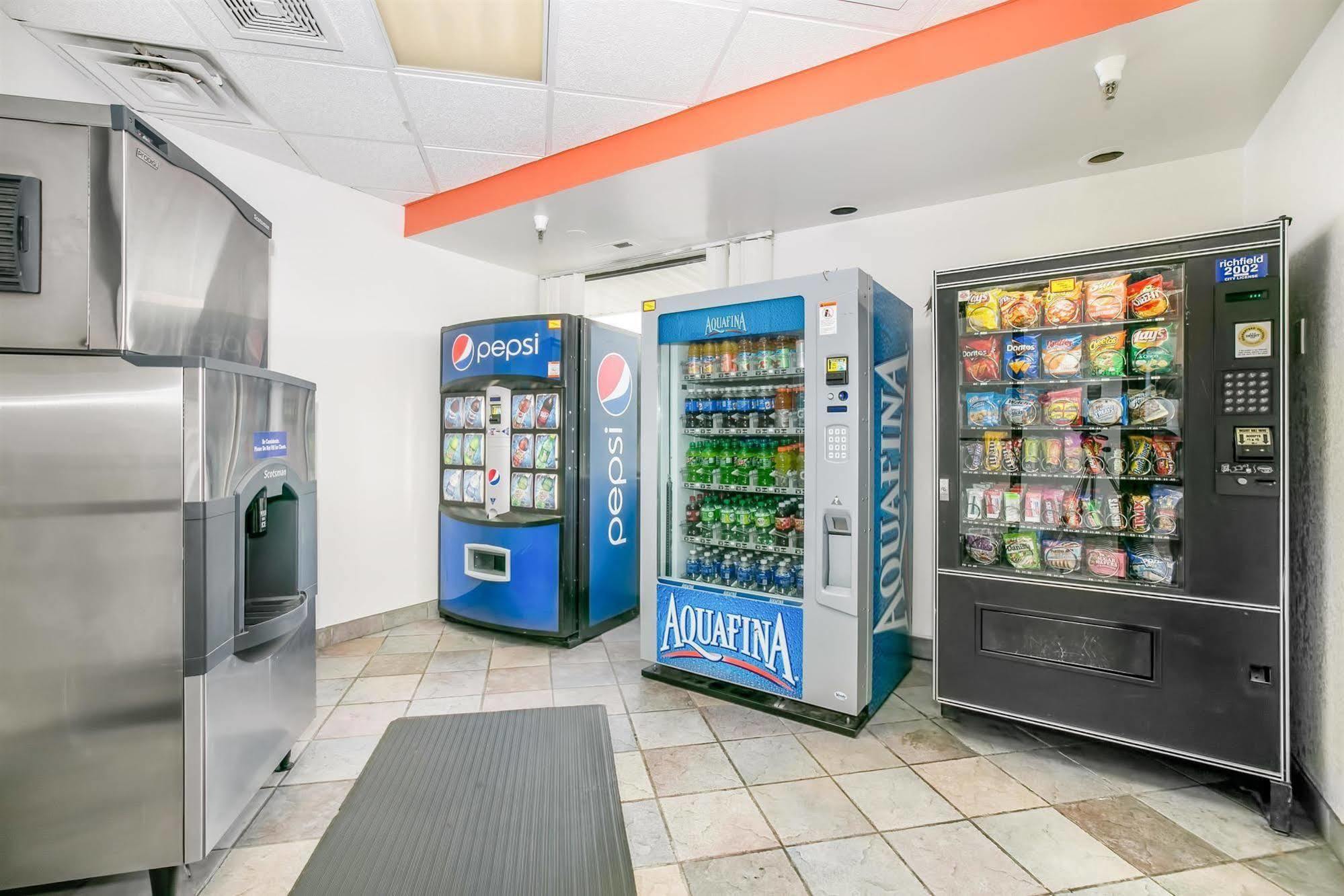Motel 6 Minneapolis Airport - Mall Of America Eksteriør bilde